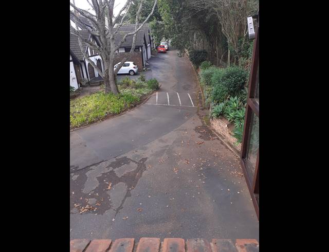 1 BEDROOM FLAT TO LET IN HILLCREST CENTRAL